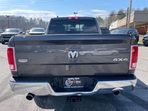 Used 2017 RAM 1500 Laramie w/ Convenience Group image 10