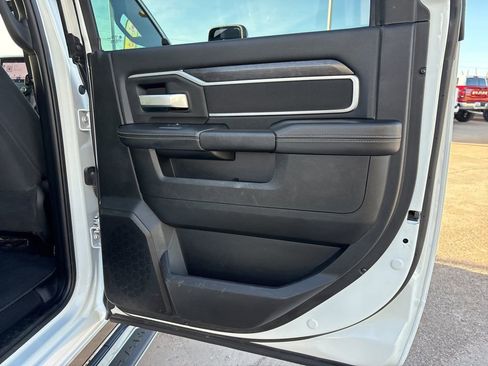 Used 2024 RAM 2500 Big Horn AWD/4WD image 22