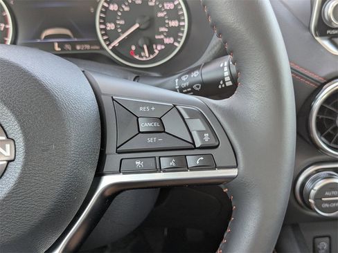 Used 2025 Nissan Sentra SR w/ SR Premium Package image 22