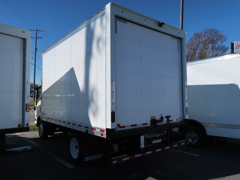 Used 2025 Chevrolet Low Cab Forward RWD image 5