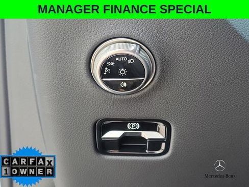 Used 2025 Mercedes-Benz GLC 300 4MATIC image 30