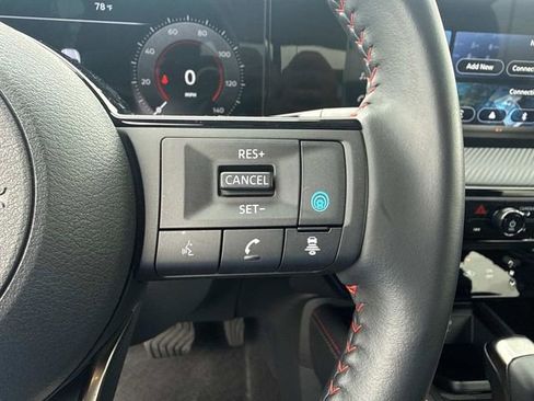 Used 2025 Nissan Kicks SR FWD image 30