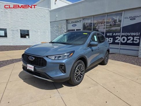 New 2025 Ford Escape SE image 1