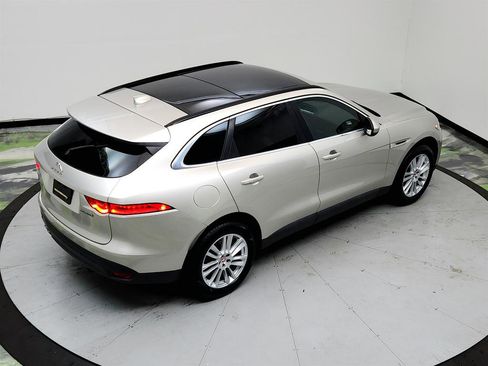 Used 2017 Jaguar F-PACE Prestige image 36