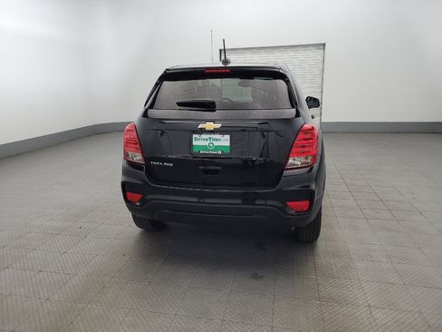 Used 2020 Chevrolet Trax LS w/ Tint and Cruise Package AWD/4WD image 7