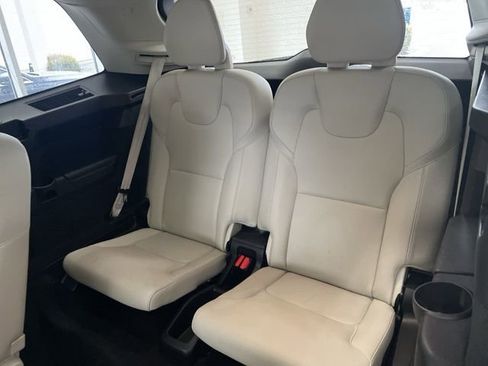 Certified 2023 Volvo XC90 B6 Plus image 9