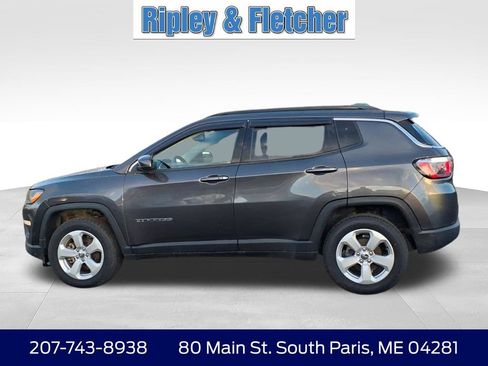Used 2019 Jeep Compass Latitude w/ Popular Equipment Group AWD/4WD image 9