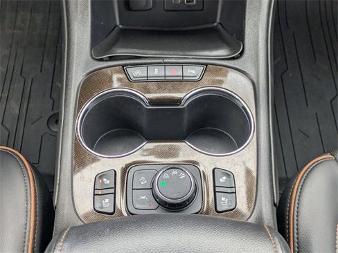 Used 2022 GMC Acadia AT4 w/ Technology Package image 22