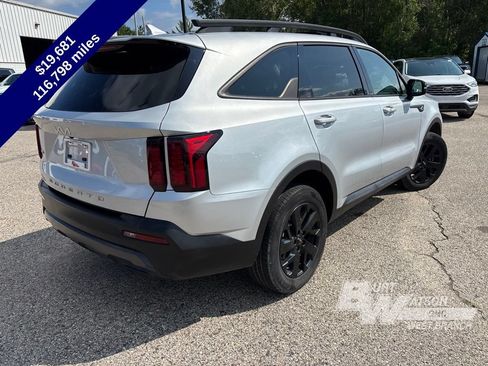 Used 2022 Kia Sorento S w/ Panoramic Sunroof Package AWD/4WD image 6