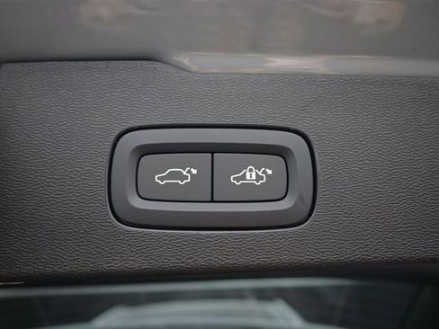 New 2026 Volvo V60 B5 Cross Country Plus w/ Protection Package Premier image 32