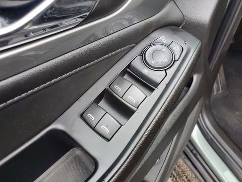 Certified 2023 Chevrolet Traverse LT image 18