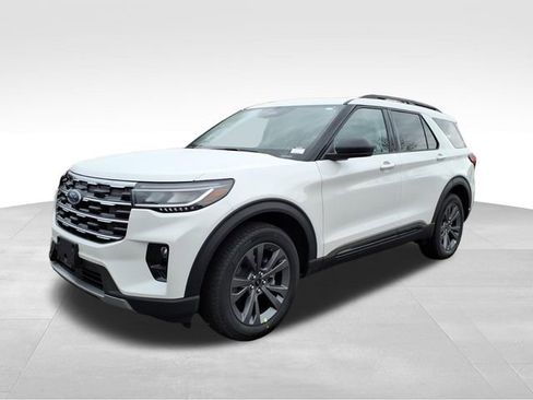 New 2026 Ford Explorer Active w/ Active Comfort Package AWD/4WD image 2