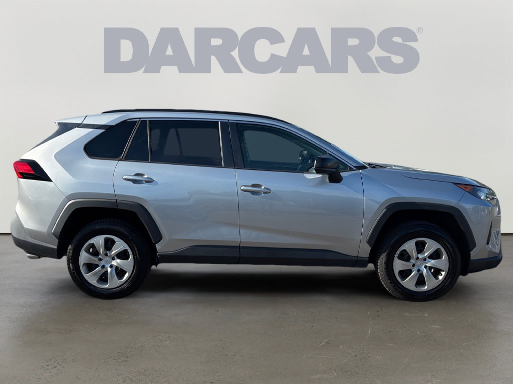 Used 2021 Toyota RAV4 LE FWD image 8