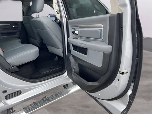 Used 2017 RAM 2500 SLT image 16