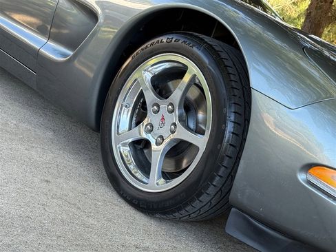 Used 2004 Chevrolet Corvette Convertible w/ Preferred Equipment Group image 34