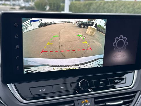 New 2025 Nissan Altima 2.5 SR image 18