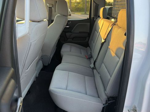 Used 2019 Chevrolet Silverado 1500 Custom w/ Custom Convenience Package AWD/4WD image 15