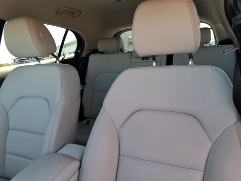 Used 2020 Mercedes-Benz GLA 250 image 21