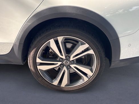 Used 2025 Volvo V60 B5 Cross Country Plus AWD/4WD image 5