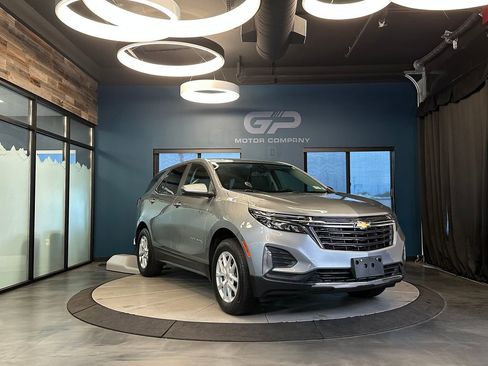 Used 2024 Chevrolet Equinox LT AWD/4WD image 1