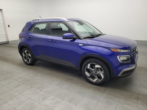 Used 2024 Hyundai Venue SEL image 11