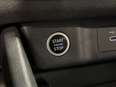 Used 2022 Nissan Rogue S AWD/4WD image 30