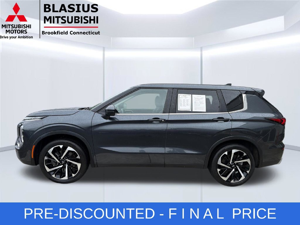 Used 2024 Mitsubishi Outlander SE FWD image 13
