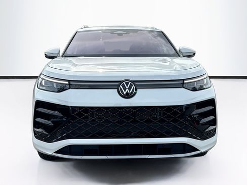 New 2026 Volkswagen Tiguan SEL R-Line image 8