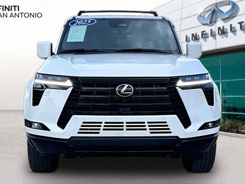 Used 2025 Lexus GX 550 w/ Accessory Package (2T) AWD/4WD image 4