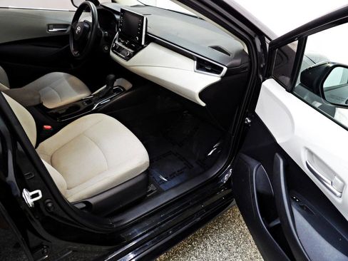 Used 2021 Toyota Corolla LE FWD image 12