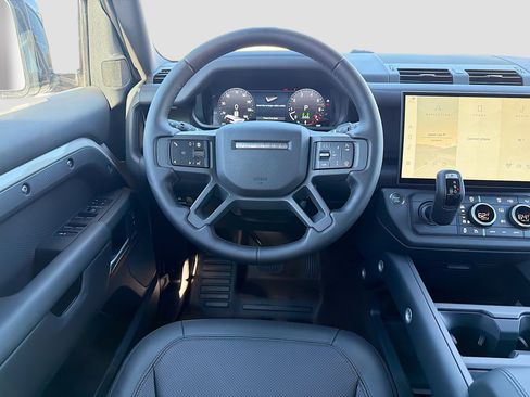 New 2026 Land Rover Defender 130 X-Dynamic SE image 18