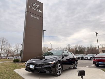 Used 2025 Hyundai Elantra Limited w/ Cargo Package