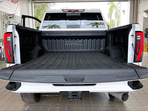 Used 2026 GMC Sierra 2500 AT4 w/ Technology Package AWD/4WD image 18