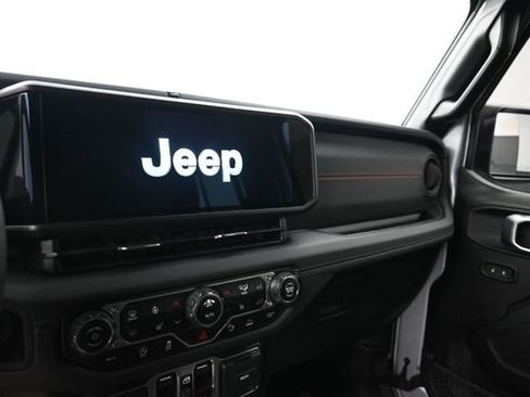 Used 2024 Jeep Wrangler Unlimited Rubicon w/ Technology Group AWD/4WD image 21