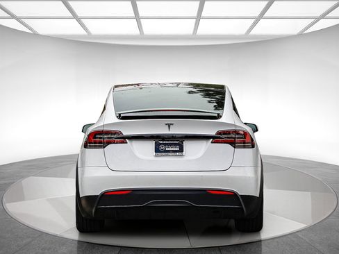 Used 2023 Tesla Model X image 3