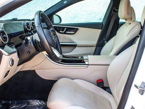 Used 2025 Mercedes-Benz C 300 4MATIC Sedan image 30