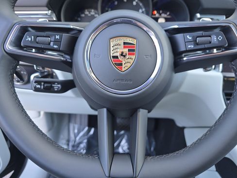 New 2026 Porsche Macan image 19