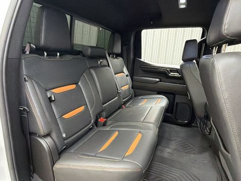 Used 2024 GMC Sierra 1500 AT4 w/ Technology Package AWD/4WD image 39