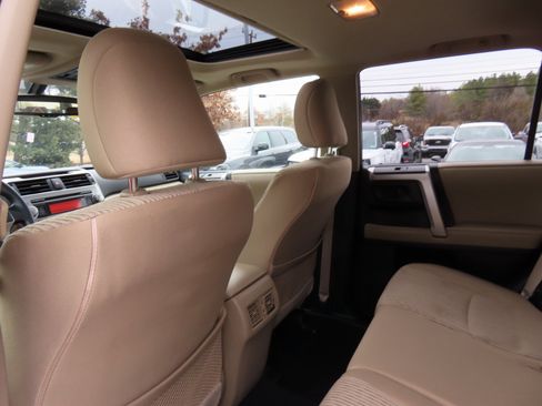 Used 2011 Toyota 4Runner 4WD image 31