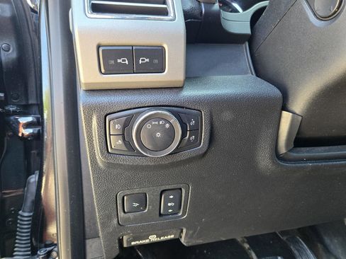 Used 2017 Ford F250 Lariat w/ Lariat Ultimate Package image 6