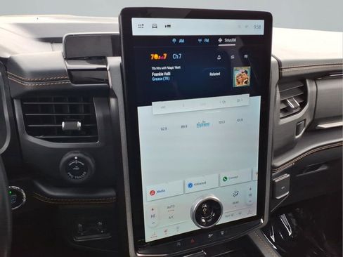 Used 2023 Ford Expedition Max Platinum image 6