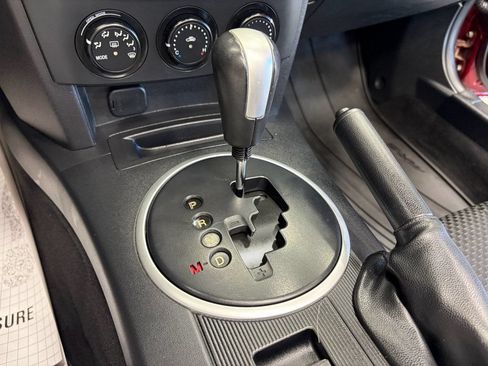 Used 2007 MAZDA MX-5 Miata Touring w/ Appearance Pkg RWD image 14
