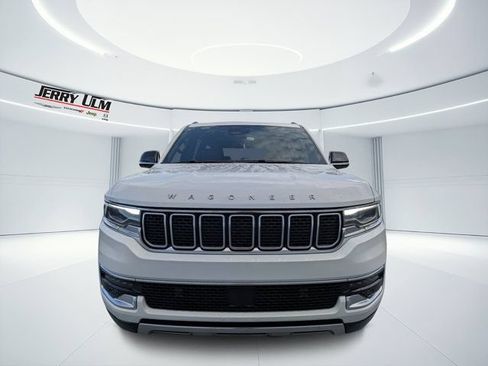 Used 2024 Jeep Wagoneer Series III AWD/4WD image 8