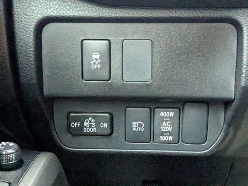 Used 2023 Toyota Tacoma TRD Sport w/ Technology Package AWD/4WD image 25