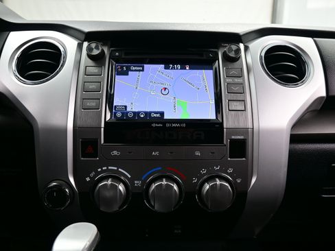 Used 2017 Toyota Tundra SR5 image 20