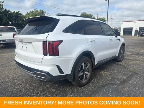 Used 2023 Kia Sorento EX FWD image 2