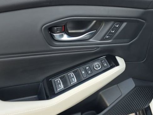 Used 2023 Honda Accord Touring image 11