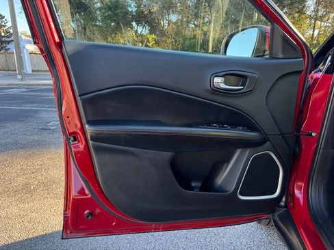 Used 2019 Jeep Compass Limited image 35