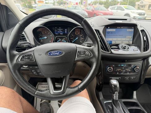 Used 2017 Ford Escape SE FWD image 16