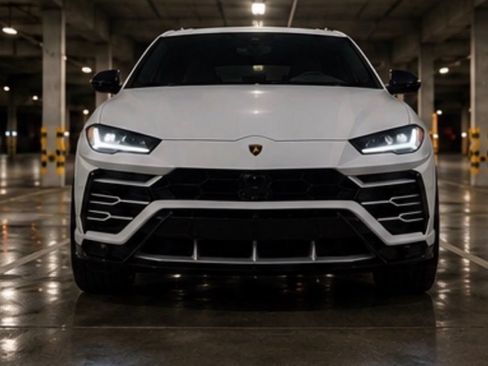 Used 2019 Lamborghini Urus AWD/4WD image 7